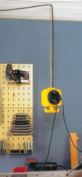 Prodlužovací kabel se závěsným elektrickým prodlužovákem se zásuvkami, se 2x4 Schuko zásuvkami